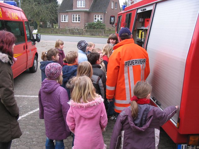 Brandschutzerziehung mit den Klassen 3a und 3b