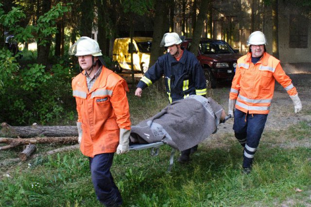 Übung der II Gruppe mit den Feuerwehren aus Brockhöfe und Wulfsode, sowie der Bundeswehrfeuerwehr