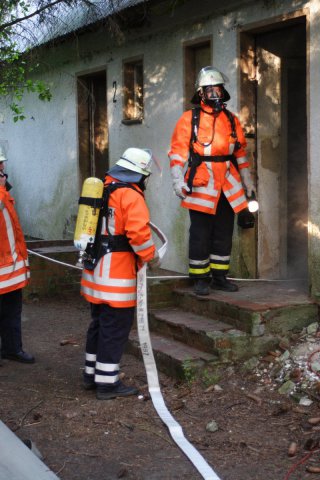 Übung der II Gruppe mit den Feuerwehren aus Brockhöfe und Wulfsode, sowie der Bundeswehrfeuerwehr