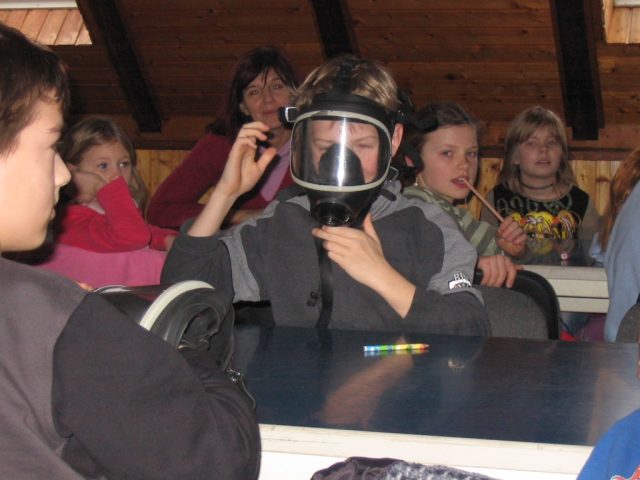 Brandschutzerziehung mit den Klassen 3a und 3b Brandschutzerziehung mit den Klassen 3a und 3b