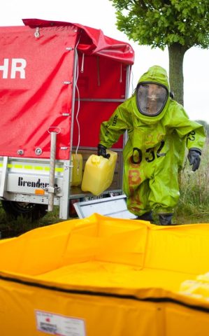 Gefahrgutzugübung in Ebstorf Gefahrgutzugübung in Ebstorf