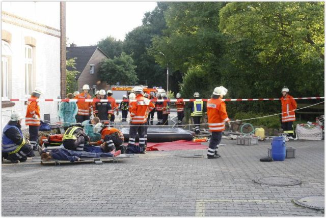 Gefahrgutübung in Wriedel 2014 Gefahrgutübung in Wriedel 2014