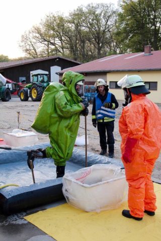 Gefahrgutzug Nord übt in Wulfsode Gefahrgutzug Nord übt in Wulfsode