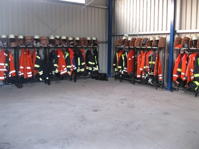 Umzug in das vorübergehende Gerätehaus Umzug in das vorübergehende Gerätehaus