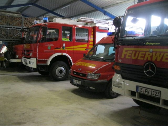 Umzug in das vorübergehende Gerätehaus Umzug in das vorübergehende Gerätehaus