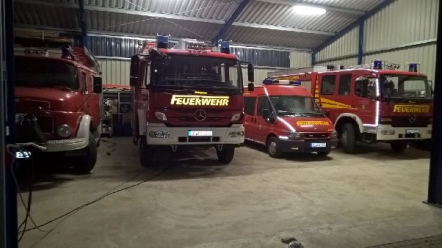 Umzug in das vorübergehende Gerätehaus Umzug in das vorübergehende Gerätehaus