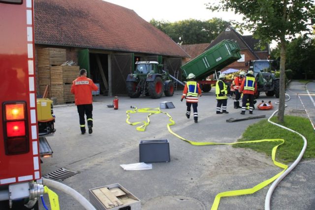 Gefahrgutzug Nord Übung in Holthusen ! Gefahrgutzug Nord Übung in Holthusen !