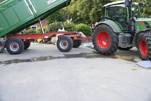 Gefahrgutzug Nord Übung in Holthusen ! Gefahrgutzug Nord Übung in Holthusen !