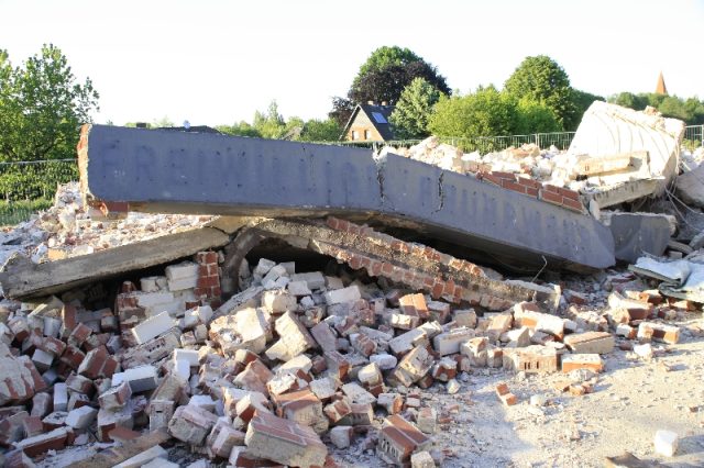 Abriss und Erdarbeiten Abriss und Erdarbeiten