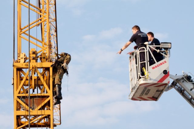 Absturzsicherung über am Baukran in Wriedel Absturzsicherung über am Baukran in Wriedel