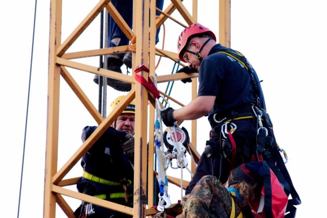Absturzsicherung über am Baukran in Wriedel Absturzsicherung über am Baukran in Wriedel