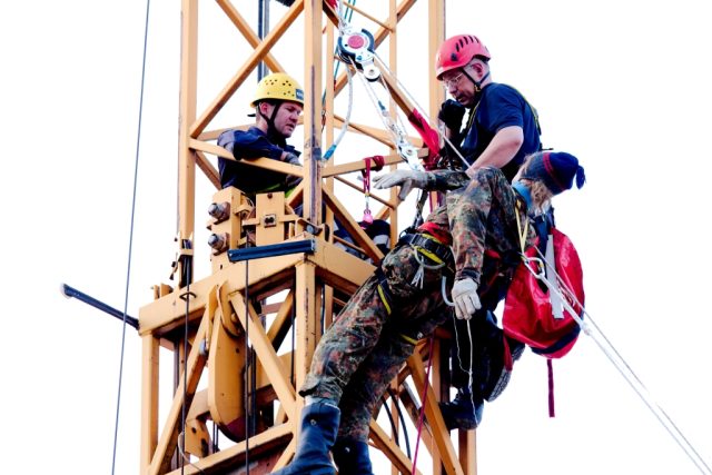 Absturzsicherung über am Baukran in Wriedel Absturzsicherung über am Baukran in Wriedel