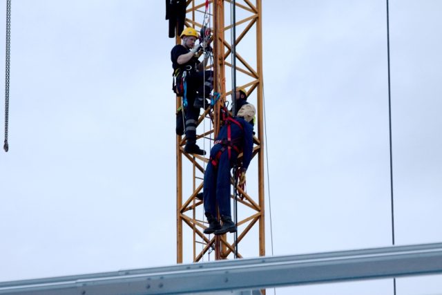 Absturzsicherung über am Baukran in Wriedel Absturzsicherung über am Baukran in Wriedel