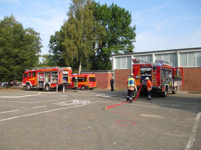 Räumungsübung an der Grundschule Räumungsübung an der Grundschule