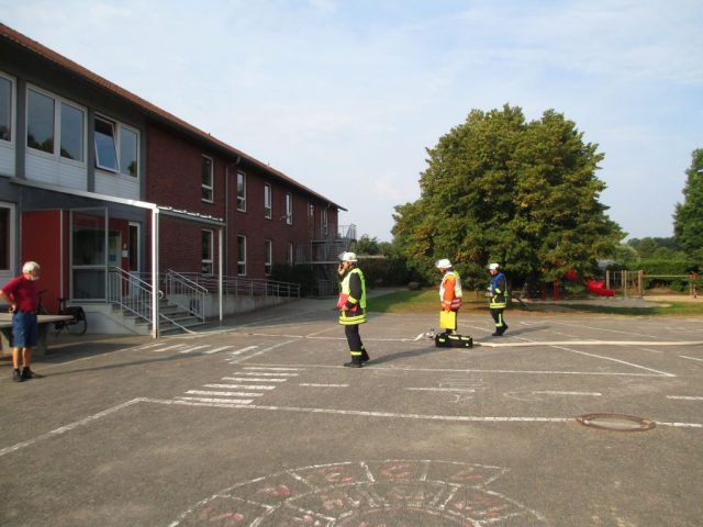 Räumungsübung an der Grundschule Räumungsübung an der Grundschule