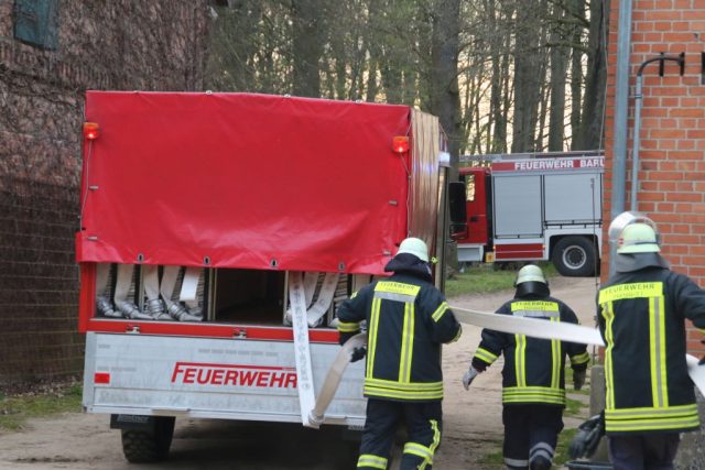 Einsatzübung des 2. Fachzug Nord der Kreisfeuerwehrbereitschaft Einsatzübung des 2. Fachzug Nord der Kreisfeuerwehrbereitschaft
