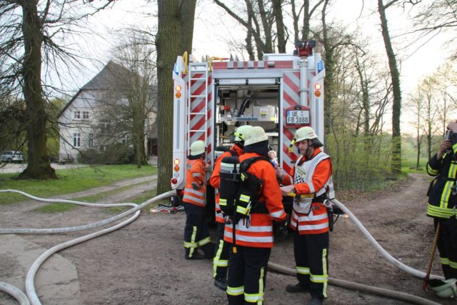 Einsatzübung des 2. Fachzug Nord der Kreisfeuerwehrbereitschaft Einsatzübung des 2. Fachzug Nord der Kreisfeuerwehrbereitschaft