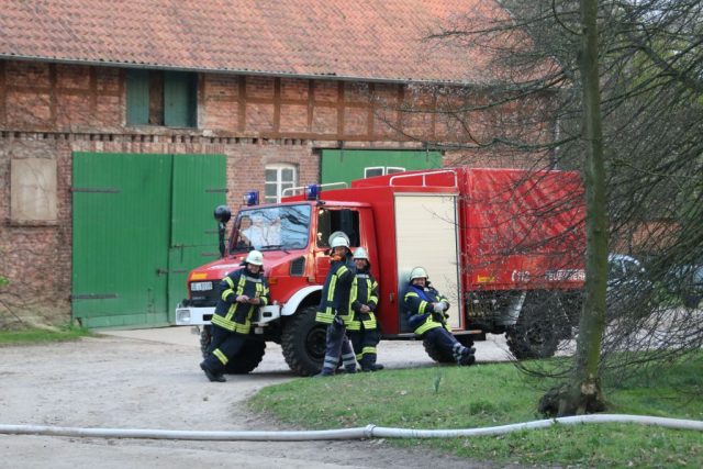 Einsatzübung des 2. Fachzug Nord der Kreisfeuerwehrbereitschaft Einsatzübung des 2. Fachzug Nord der Kreisfeuerwehrbereitschaft