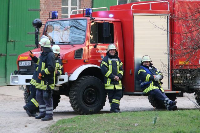 Einsatzübung des 2. Fachzug Nord der Kreisfeuerwehrbereitschaft Einsatzübung des 2. Fachzug Nord der Kreisfeuerwehrbereitschaft
