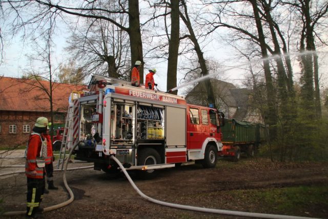 Einsatzübung des 2. Fachzug Nord der Kreisfeuerwehrbereitschaft Einsatzübung des 2. Fachzug Nord der Kreisfeuerwehrbereitschaft