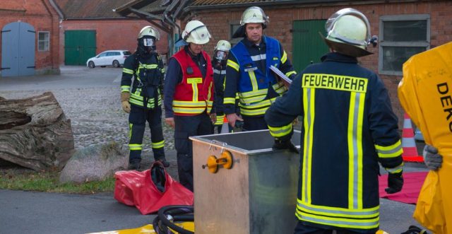 Alarm Übung Gefahrgutzug Nord in Barum Alarm Übung Gefahrgutzug Nord in Barum