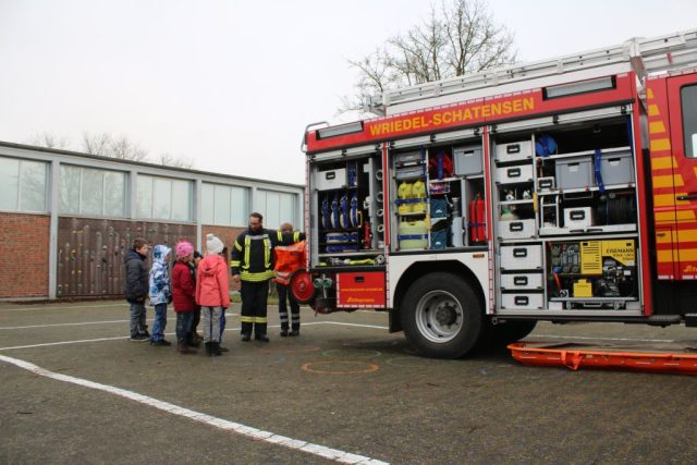 Brandschutzerziehung an der Grundschule am 01.12.2017