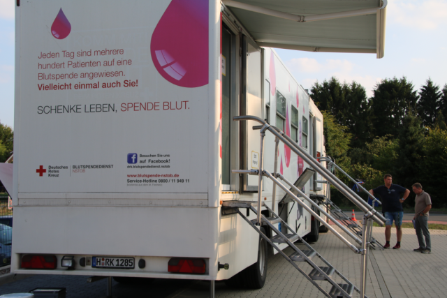 Blutspendemobil am Feuerwehrhaus am 23-08-2018 Blutspendemobil am Feuerwehrhaus am 23-08-2018