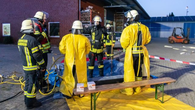 Gefahrgutzug Nord übt in Wriedel Gefahrgutzug Nord übt in Wriedel